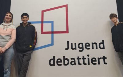 SCHÜLER FÖRDERN IHRE DEMOKRATISCHEN KOMPETENZEN BEI “JUGEND DEBATTIERT”